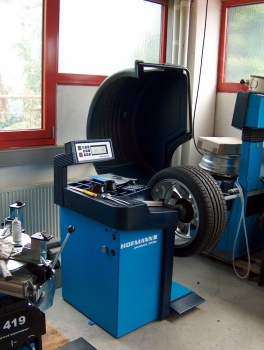 Hofmann Geodyna 3000 P POWERCLAMP überholt mit Zubehör